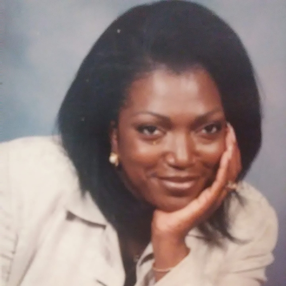 Meet your Posher, Roxanne - Picture 1 of 1